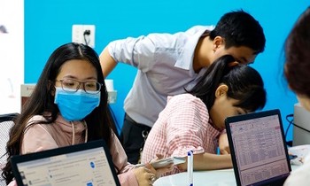 Phổ điểm thi tốt nghiệp tăng, điểm chuẩn vào các trường đại học ra sao?