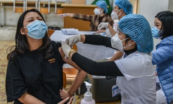 Hà Nội: 857 người trong ngành Y tế nghỉ việc, xin chuyển công tác