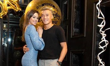 Lộ body 'nóng bỏng' của bạn gái thủ môn Bùi Tiến Dũng