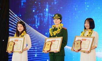 Công bố 20 nữ sinh giành Phần thưởng ‘Nữ sinh viên tiêu biểu’ năm 2021