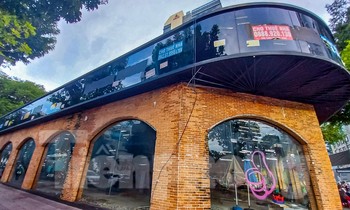 Dù giảm giá sâu, nhiều mặt bằng 'khủng' giữa trung tâm TPHCM vẫn không ai thuê