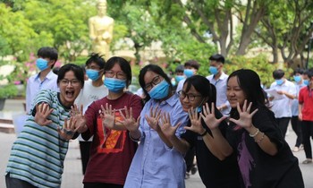 Điểm chuẩn xét học bạ cao ngất ngưởng, làm sao xét tuyển công bằng?