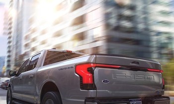 Ford cán mốc 100 tỷ USD giá trị thị trường