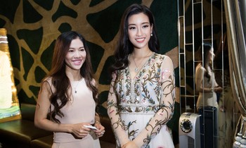 Bà Phạm Kim Dung và Hoa hậu Mỹ Linh.