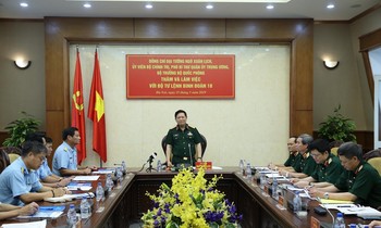 Đại tướng Ngô Xuân phát biểu tại buổi làm việc với Binh đoàn 18. (Ảnh: Dương Giang/TTXVN).