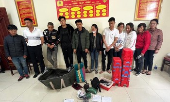 Triệt phá sòng bạc lưu động có 10 đối tượng cảnh giới ở Lâm Đồng