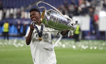 Quên Mbappe đi, Vinicius mới là báu vật của Real Madrid!