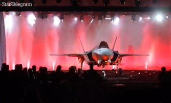 [ẢNH] Nhật Bản tiếp nhận siêu tiêm kích F-35 đầu tiên