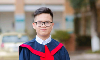Vàng Đức Hoàng, học sinh lớp 10, Trường THPT chuyên tỉnh Hà Giang, có niềm đam mê lập trình