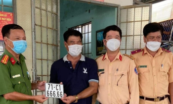 Bản tin 8H: Chủ tịch xã bấm trúng biển 666.66, có người trả 800 triệu đồng mua lại