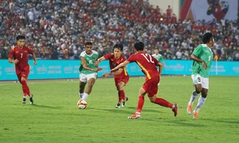 Cựu danh thủ Indonesia: 'Chúng ta đang bị Thái Lan và Việt Nam bỏ ngày một xa'