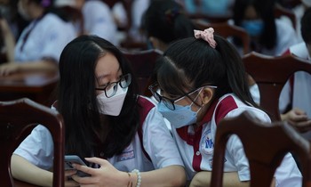 Học sinh TPHCM lo ngại các kỳ thi cuối cấp do ảnh hưởng của 2 năm dịch bệnh COVID-19