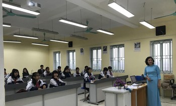 Đã đứng trên bục giảng, giáo viên nào cũng muốn được gắn bó lâu dài với nghề