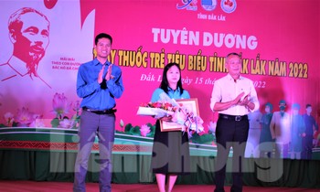 ‘Tôi tiếp bước tình yêu của mẹ và đang viết ước mơ ngành y’