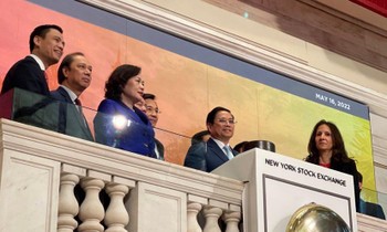 Thủ tướng tham quan sàn giao dịch chứng khoán New York