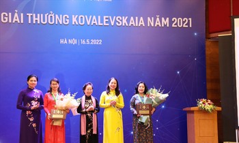 Từ con số 0 đến chủ nhân giải thưởng Kovalevskaia
