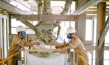 Doanh nghiệp sản xuất xi măng tăng giá bán ra sau khi giá xăng dầu liên tục tăng cao
