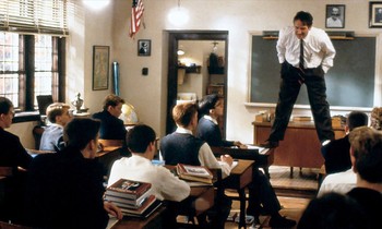 Một cảnh trong phim “Dead Poets Society”