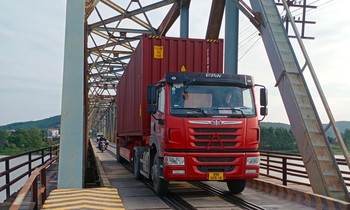Cây cầu tàu hỏa đi chung với ô tô, xe máy còn sót lại ở Bắc Giang