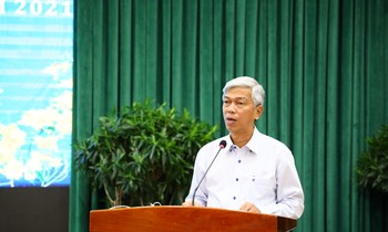 'TPHCM không có xe công đi lễ hội, dùng ngân sách tặng quà cho lãnh đạo...'