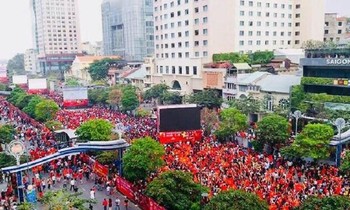 TPHCM cấm xe vào đường Nguyễn Huệ để phục vụ người dân xem bóng đá