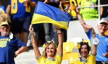 Thư EURO 2020: 'Vinh quang cho Ukraine'!