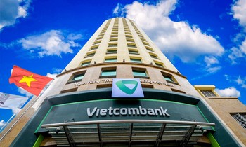 Vietcombank giảm lãi suất cho vay để hỗ trợ DN, người dân miền Trung bão lũ
