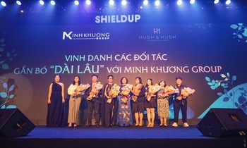 Ca sĩ Phương Vy Idol nồng nàn trình diễn nhiều ca khúc trong sự kiện ra mắt sản phẩm mới của Hush & Hush