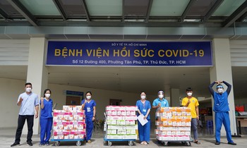 Vinamilk ủng hộ thêm 5 tỷ đồng sản phẩm và thiết bị y tế
