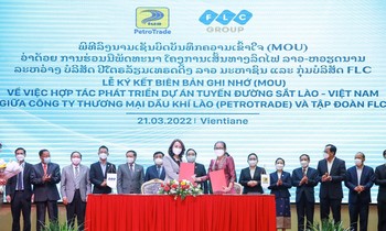 Tập đoàn FLC và PetroTrade ký hợp tác đầu tư tuyến đường sắt kết nối Việt Nam – Lào