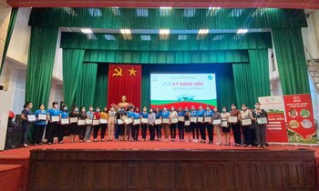 Gần 2.000 hội viên hội phụ nữ tham gia hội thảo bồi dưỡng kỹ năng mềm