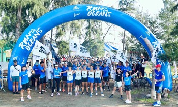 Gần 300 runner thu gom rác và khởi động adidas Run for the Oceans 2022 tại Cần Giờ