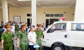 Sai phạm liên quan đến đất đai, cựu Bí thư TX Bến Cát bị kết án 10 năm tù
