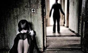 Gã đàn ông nhiều đêm lén lút hiếp dâm con riêng của vợ ‘hờ’