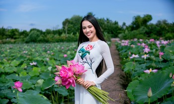 Thiếu nữ Đất Sen hồng Đồng Tháp