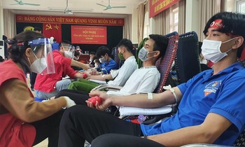 The staff and lecturers donated blood many times