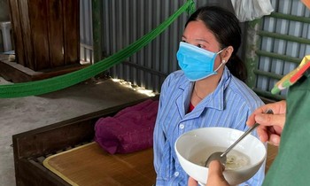 Chị L được chăm sóc tại đồn biên phòng