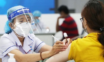 Việt Nam: 15.727 ca mắc COVID-19 tại 63 tỉnh, thành phố