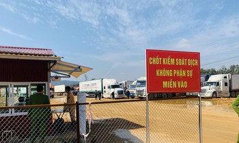 Khu Trung chuyển hiện chỉ còn khoảng 200 xe lưu bãi, xếp “lốt” trong trật tự Ảnh: Duy Chiến