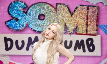 Vừa comeback với "Dumb Dumb", center của I.O.I Jeon Somi chào fan bằng tiếng Việt cực yêu