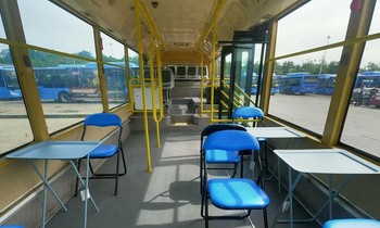 Thái Lan: Chính quyền thủ đô Bangkok biến xe buýt thành điểm tiêm vắc-xin di động