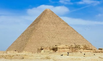 Bản quét tia vũ trụ mới về Đại kim tự tháp Giza có thể tiết lộ 'kho báu khủng'