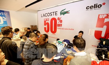 Dân văn phòng Hà Nội đổ xô săn giảm giá Black Friday