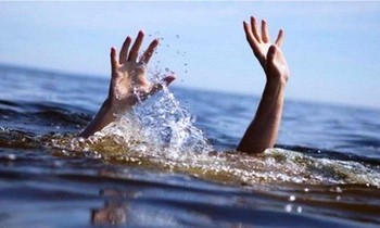 Ông ngoại nghèo bận đi nhặt củi xa, cháu 5 tuổi ở nhà đuối nước tử vong