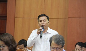 Vì sao nhiều bác sĩ, nhân viên y tế ở Quảng Nam nghỉ việc?