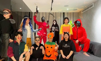 Hari Won cùng hội bạn nổi tiếng "bung xõa" đón Halloween, netizen tìm Trấn Thành "đỏ mắt"