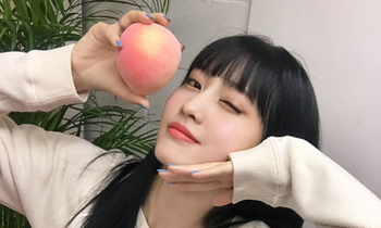 Sinh nhật mình nhưng lại tặng quà fan: Momo TWICE khéo léo đánh bật chỉ trích "tông điếc"