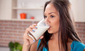 Hóa ra uống nhiều sữa không hề tốt cho da như bạn vẫn nghĩ, lý do vô cùng bất ngờ!