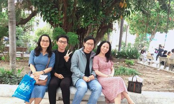 Niềm vui nhân đôi: Hai anh em sinh đôi là Thủ khoa và Á khoa toàn quốc khối C