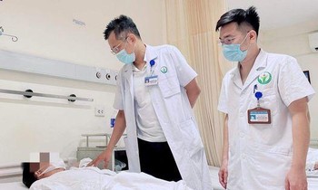 Quý ông tiểu ra máu, chấn thương dương vật vì quan hệ tình dục sai tư thế